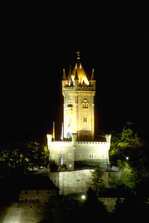 Wilhelmsturm bei Nacht